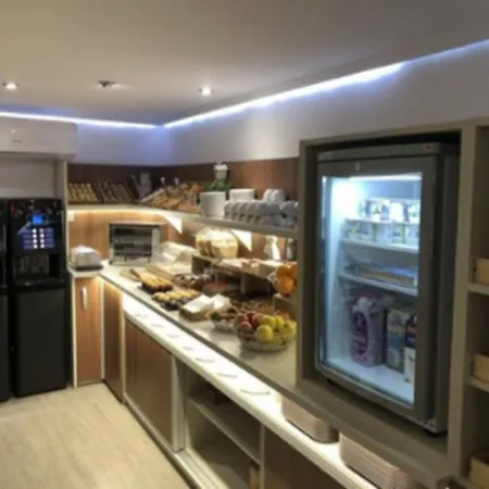 ホテル スウィート　ホテル　コンチネンタル 2*